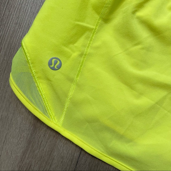 Lululemon Hotty Hot High-Rise Lined Short 4" - Electric Lemon - Picture 4 of 5